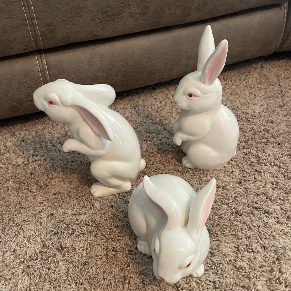 Vintage  FITZ & FLOYD White Sitting Rabbit Ceramic 1975  9, 7 and 5” - Picture 4 of 7
